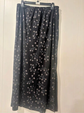 Floral Maxi Skirt Black & White Size 2XL